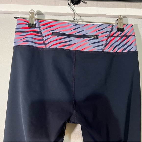 Women’s Athleta Electra Sonar 7/8 Tight Blue and Pink Mesh Calf Leggings Small - Picture 9 of 10